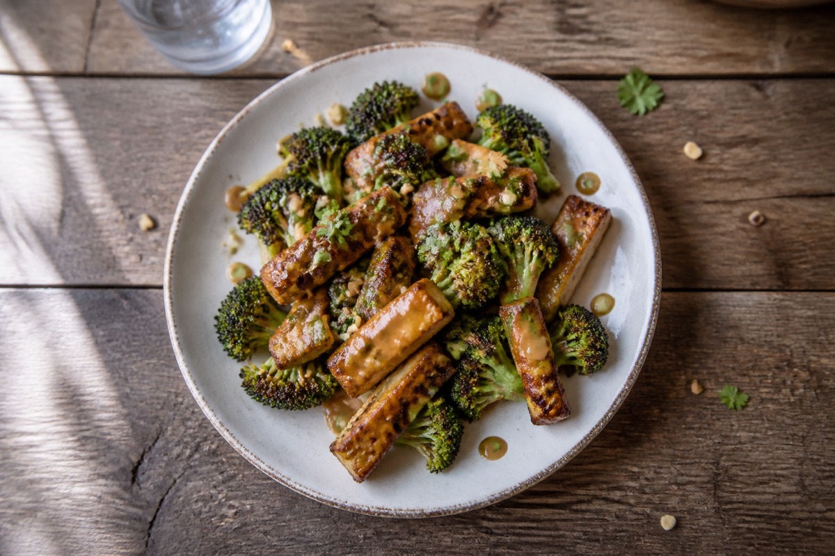 Tempeh satay traybake with broccoli