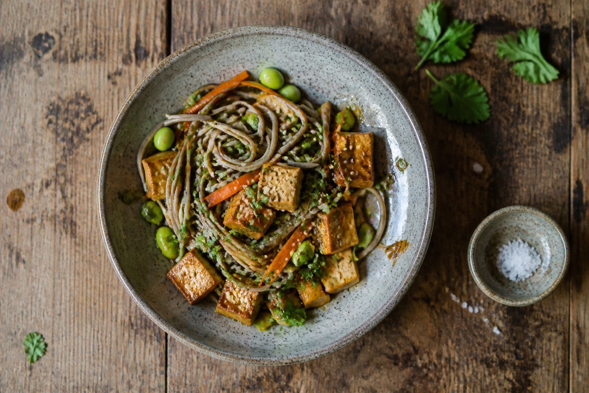 Sesame soba & tofu lunch jar