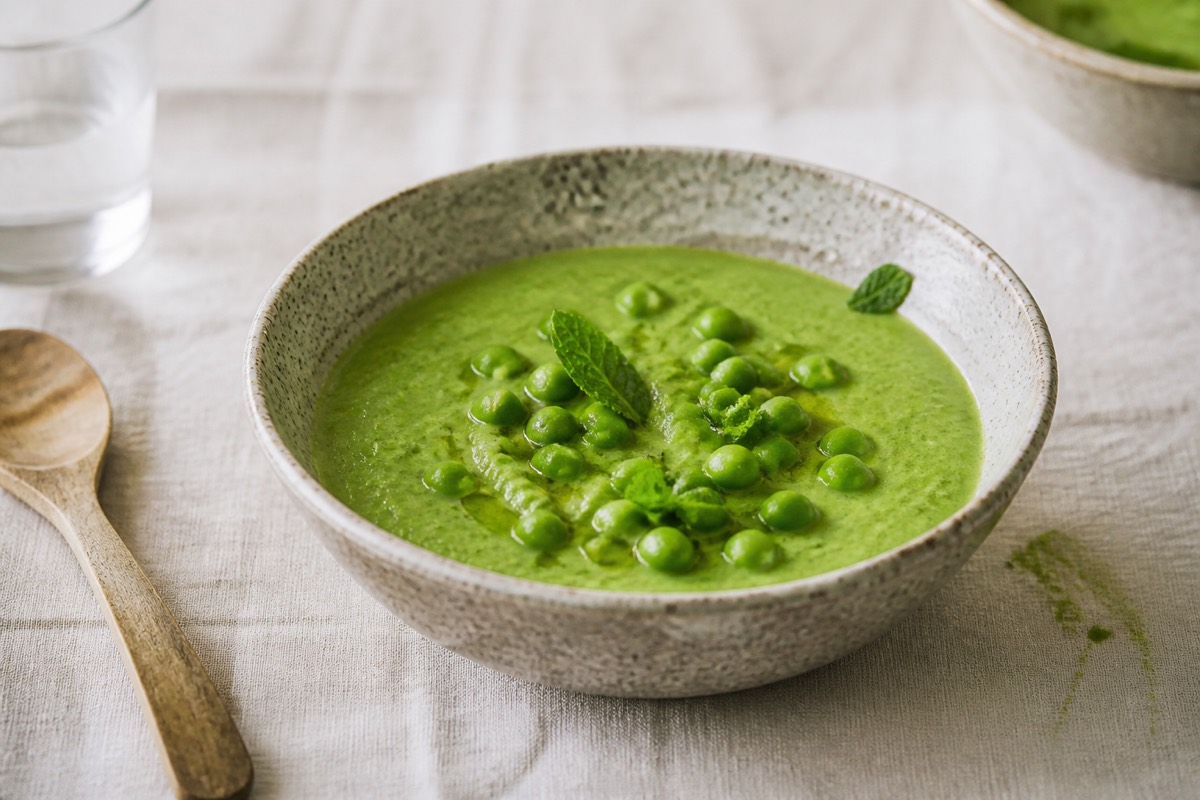 Edamame, pea & mint soup