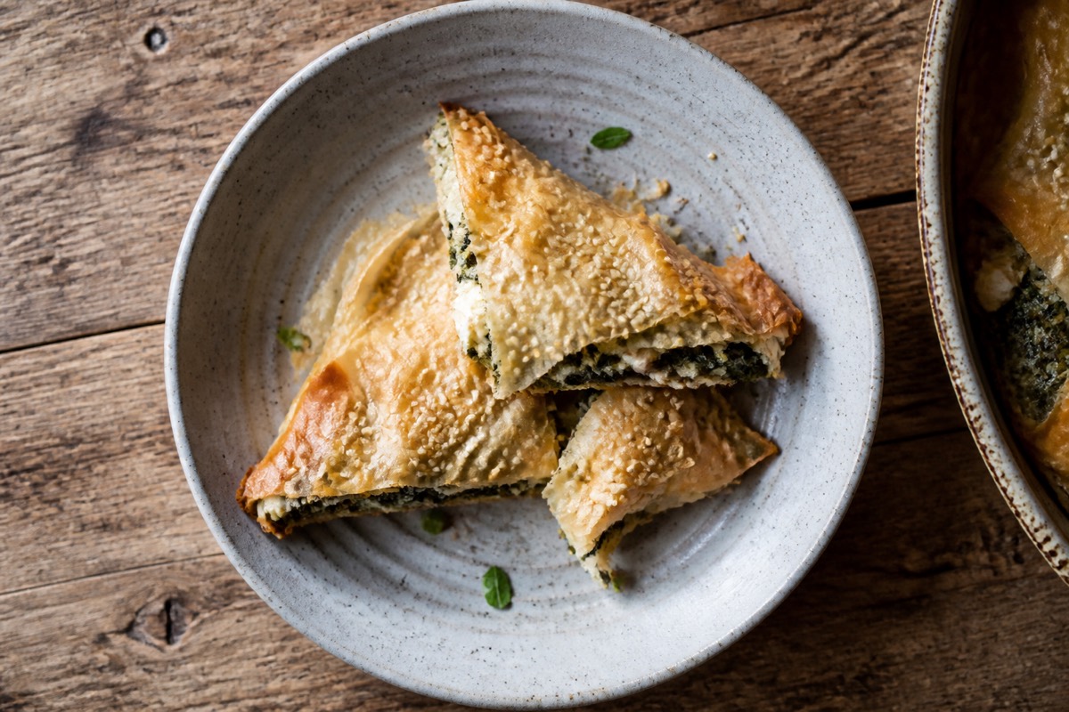 Kale, feta & sesame filo crisp-bakes