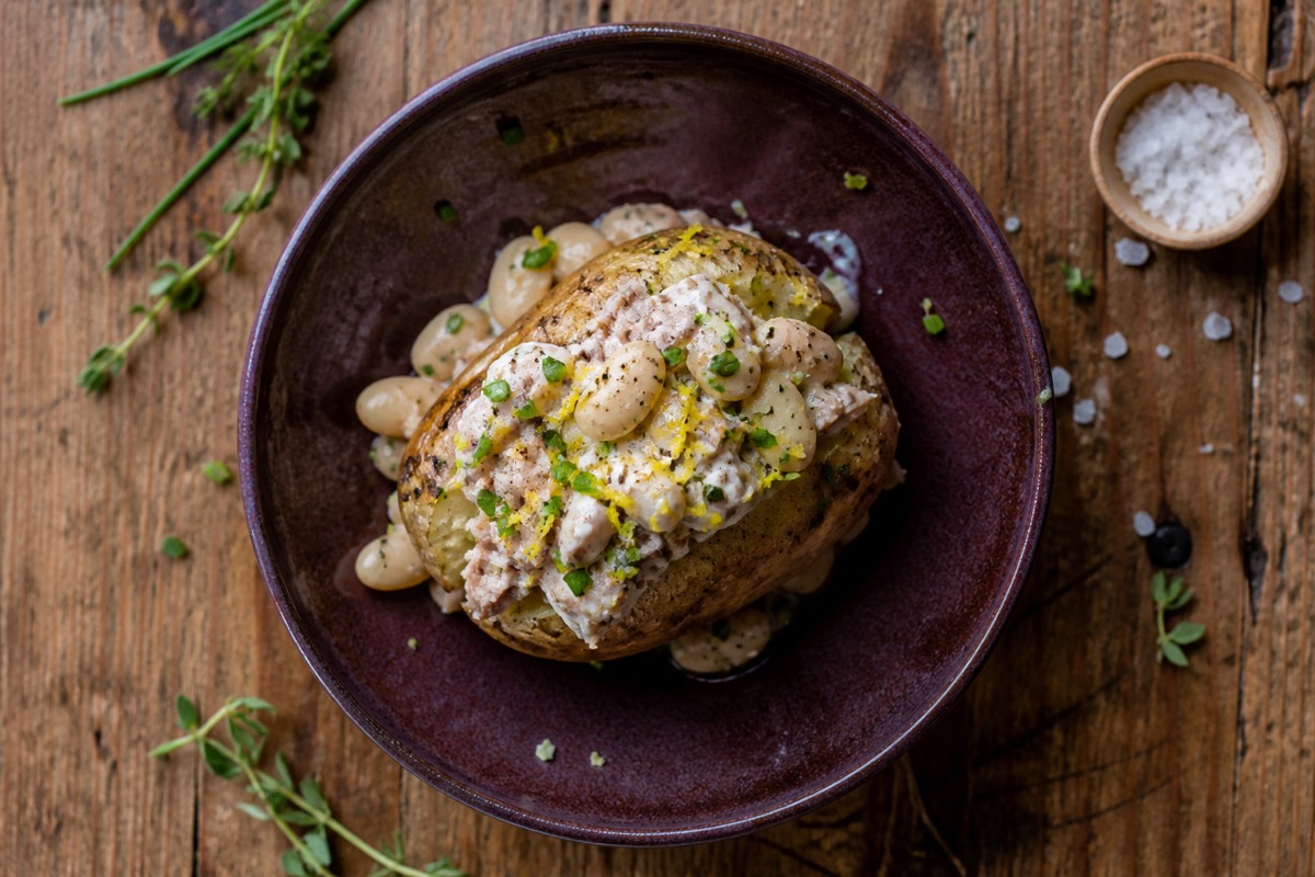 Tuna & butter bean jacket potatoes