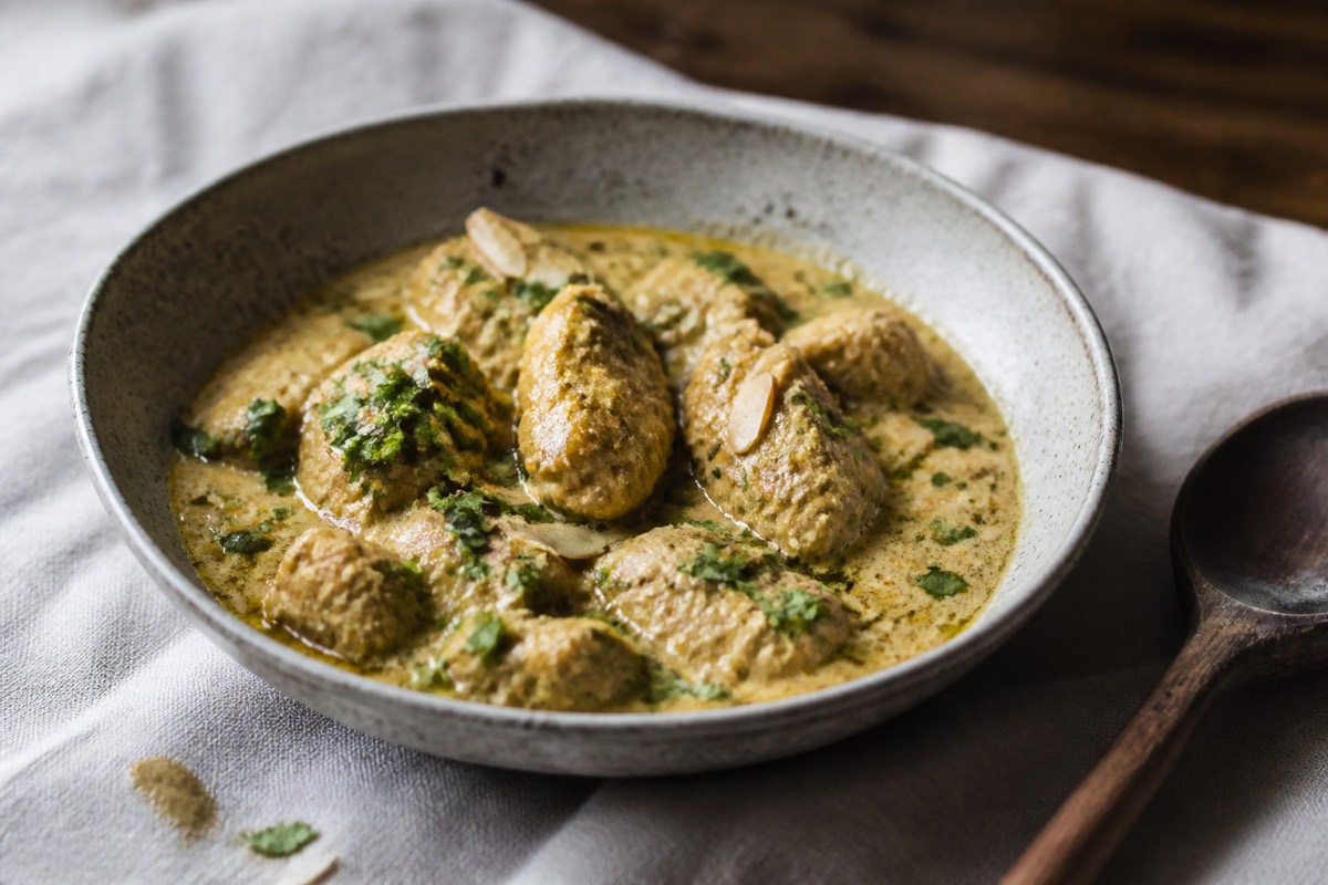 Lighter chicken korma with live yogurt