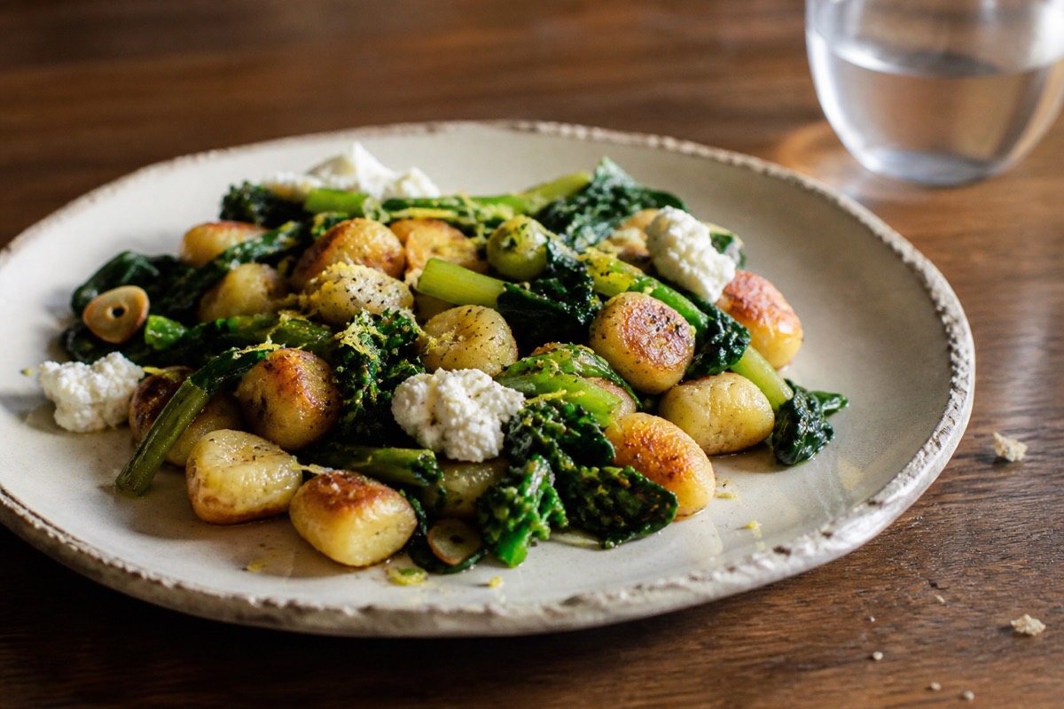 Crispy gnocchi with spring greens & ricotta