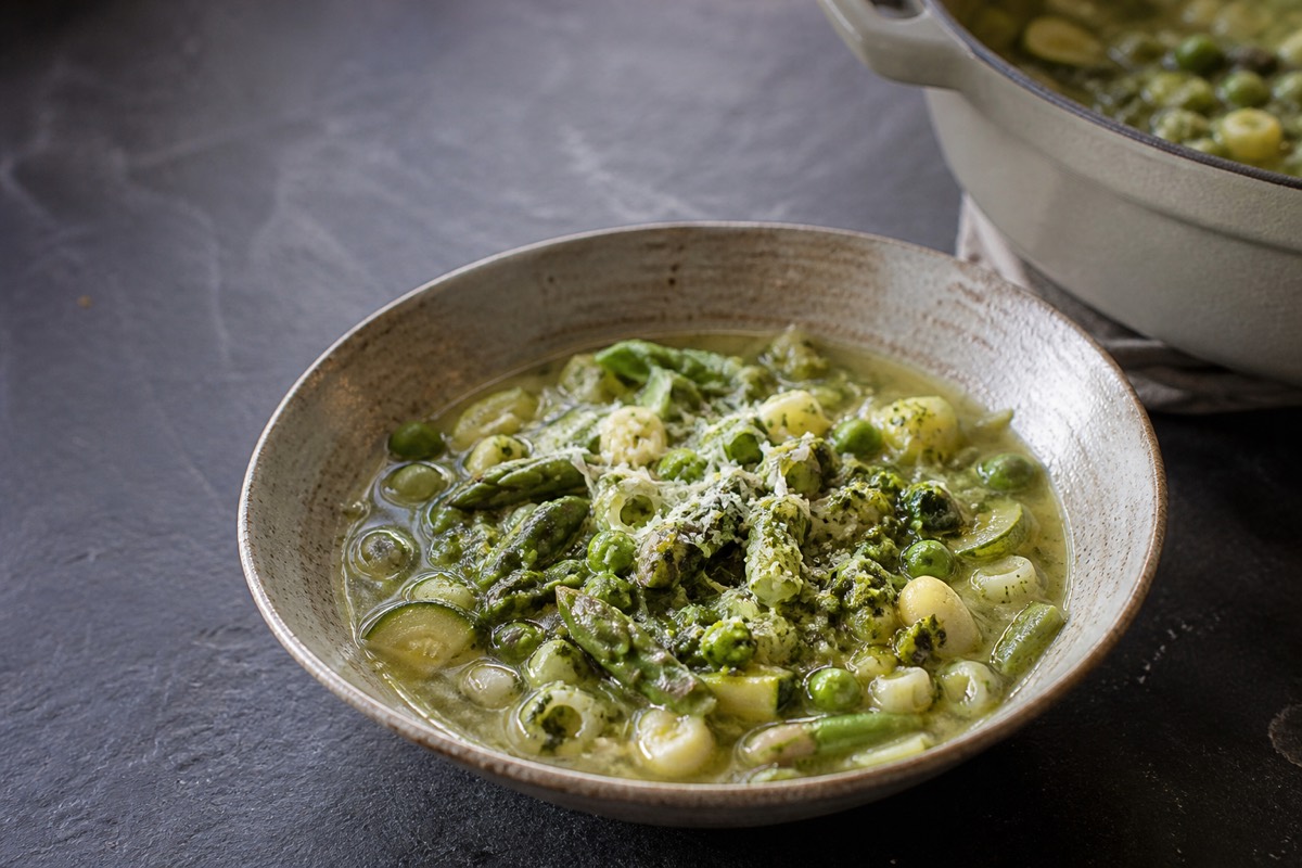 Minestrone verde with pesto