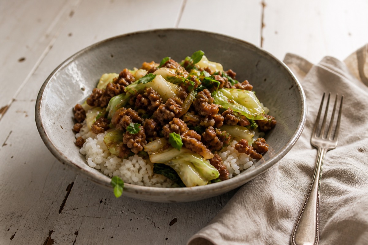Quick pork & pointed cabbage stir-fry