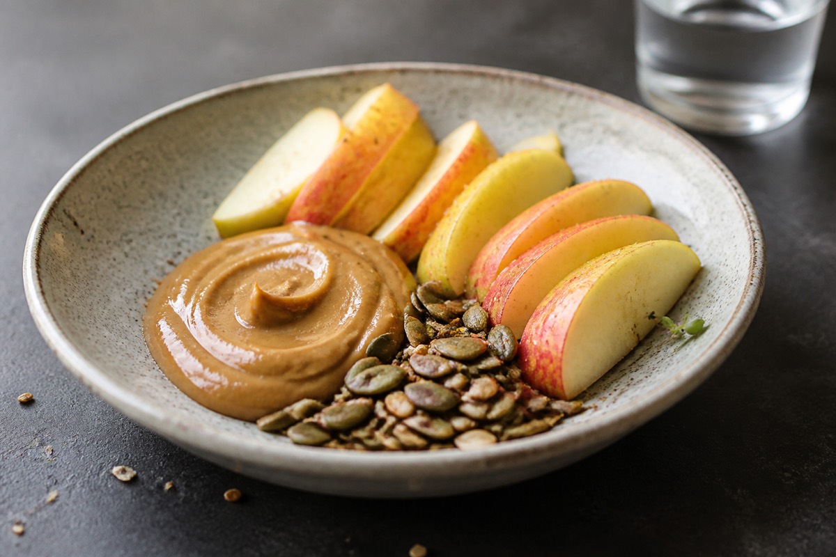 Apple, peanut butter & seed plate (the non-recipe)